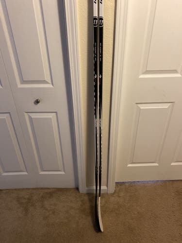 Senior Right Handed Mid Pattern Dynasty AX Pro SL Hockey Stick