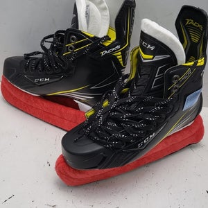 Used Ccm Tacks Senior 5 Ice Skates Ice Hockey Skates