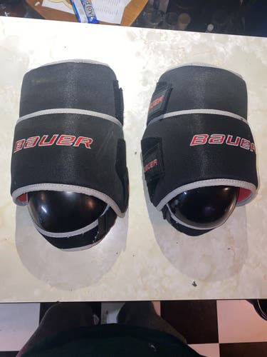 Bauer senior goalie knee guards