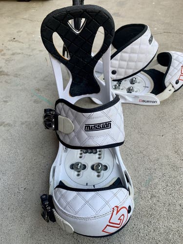Burton Snowboard Bindings Mission Medium