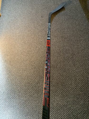 Senior Right Handed Toe Pattern Pro Stock Supreme 2S Pro Hockey Stick