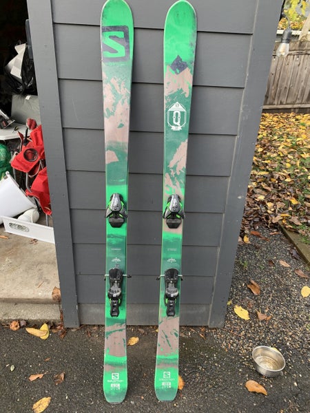 Used Unisex 2016 Salomon All Mountain Q90 Skis With Bindings