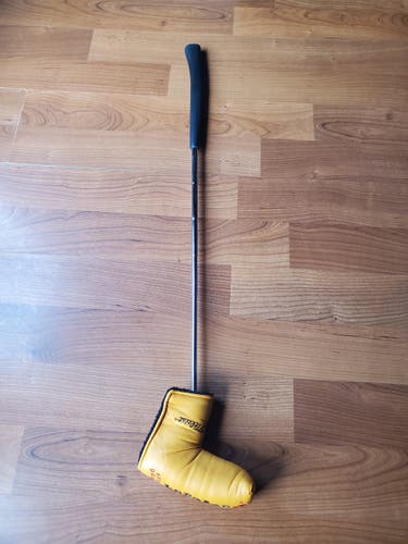 New Scotty Cameron Right Handed Blade Putter 35"