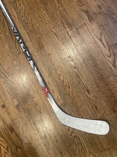 Bauer Vapor APX2 One-Piece Hockey Stick dressed as a Vapor 1X