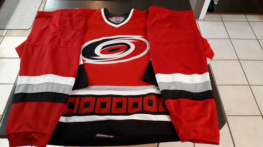 JERSEY AND SOCKS COMBO Carolina Hurricanes  Men's  Large
