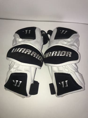 Warrior Nation 11 Arm Guards Large Used
