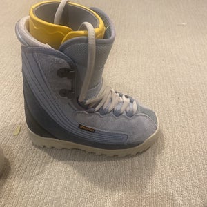 Used Size 5.0 (Women's 6.0)  Snowboard Boots