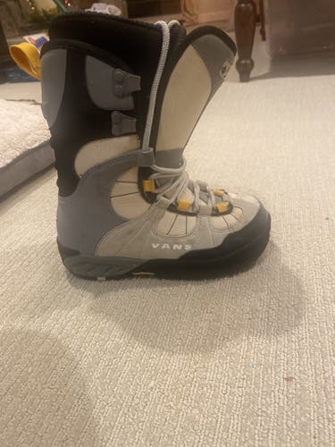 Van Snowboard Boots