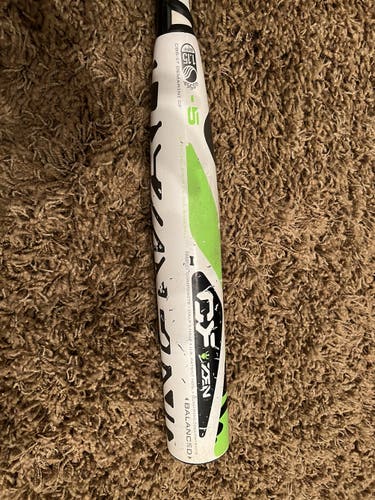 Kid Pitch (9YO-13YO) DeMarini (-5) 27 oz 32" CF Zen Bat