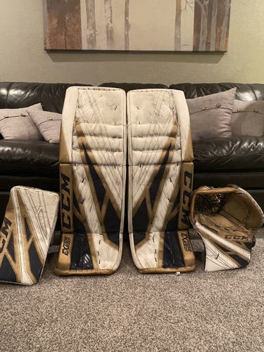 White Senior Used CCM Regular Extreme  Flex 4 Pro Stock Glove and Blocker