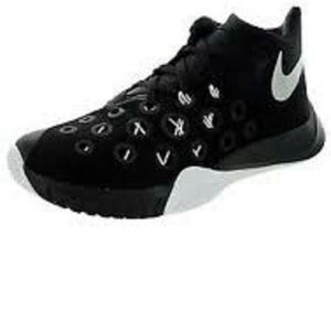 NIB Nike Zoom Hyperquickness TB Basketball Shoes Black/Silver Boy's 4.5