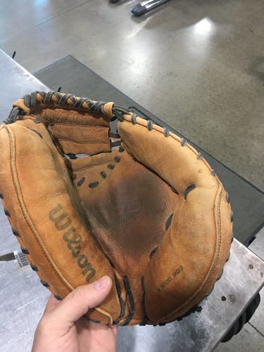 Used Wilson A1000 32" Baseball & Softball Catchers Gloves