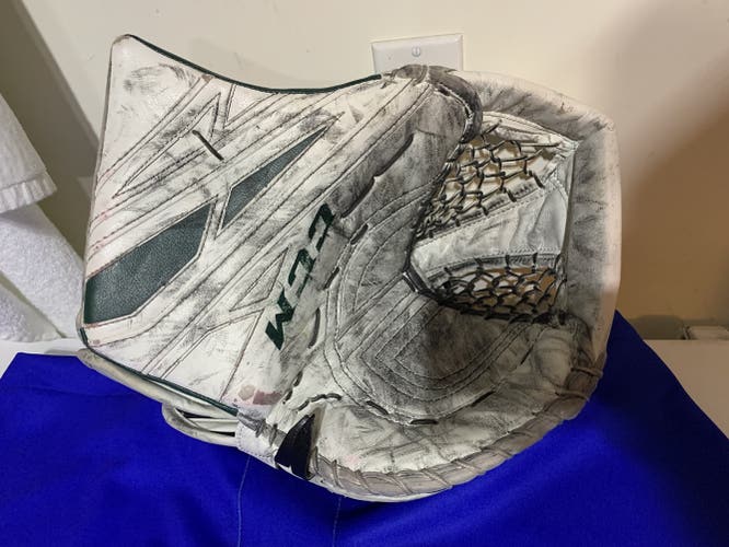 White and Green KAHKONEN Used CCM Regular Extreme Flex 4 Pro Stock