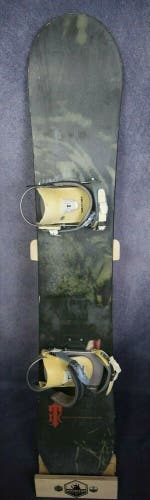 XTC SNOWBOARDS SNOWBOARD SIZE 158 CM WITH PRESTON LARGE BINDINGS