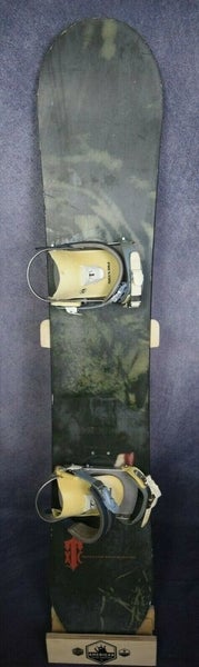 XTC SNOWBOARDS SNOWBOARD SIZE 158 CM WITH PRESTON LARGE BINDINGS