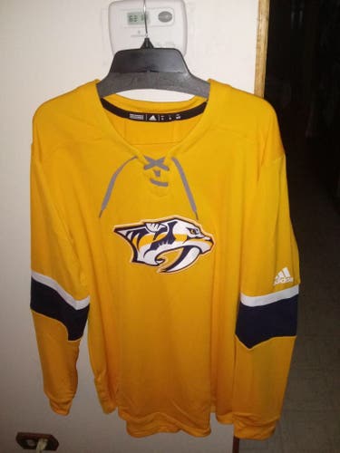 Nashville Predators Adidas men’s NHL LS crew tee XL