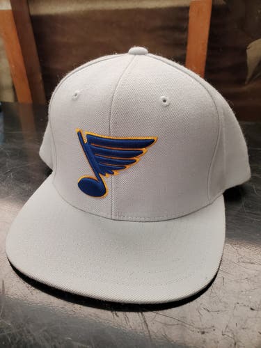 Mitchell and Ness St Louis Blues Snapback