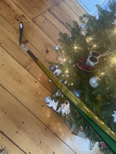 Senior Right Handed Supreme UltraSonic Hockey Stick