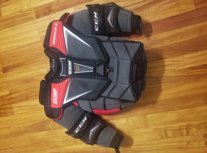 Senior Used XL CCM Extreme Flex Shield 2 Goalie Chest Protector Pro Stock