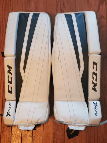 Used Black & White Youth 24" CCM Y Flex Goalie Leg Pads