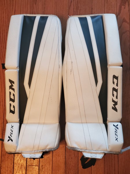 Used Black & White Youth 24" CCM Y Flex Goalie Leg Pads