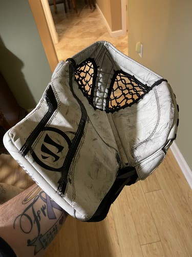 Sr. Warrior Ritual G2 By Smith Goalie Glove