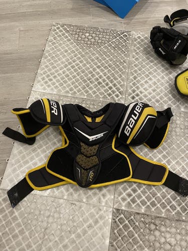Junior Large Bauer Supreme 170 Shoulder Pads