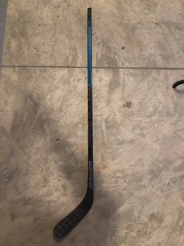 Intermediate Right Handed  Nexus 2N Pro Hockey Stick