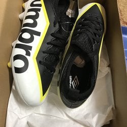 New youth size 3 soccer cleats
