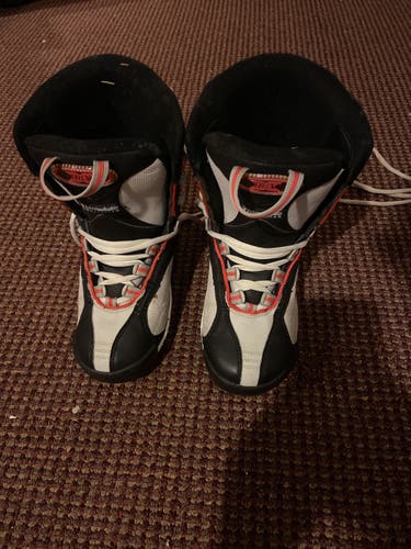 DBX Used Size 6.0 (Women's 7.0)  Snowboard Boots