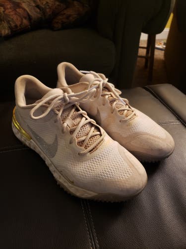 White Used Adult Men's Size 9.5 (Women's 10.5) Nike Alpha Huarache Elite 3 Turf Shoes