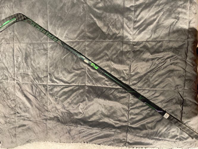 Senior Left Hand Mid Pattern  Nexus ADV Hockey Stick