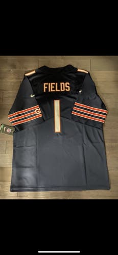 Justin Fields medium Chicago Bears Jersey