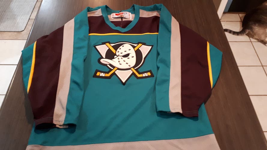 RARE VINTAGE Anaheim Mighty Ducks 3rd alternate Men's Medium CCM Jersey