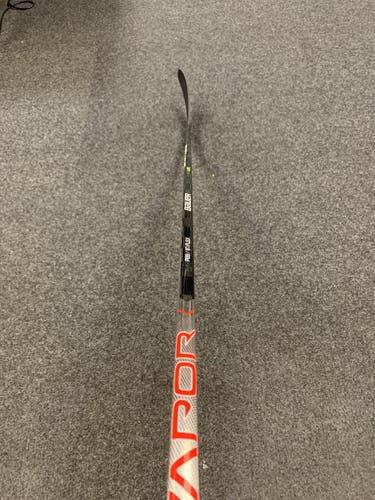 Senior Right Handed Toe Pattern  Vapor Hyperlite Hockey Stick