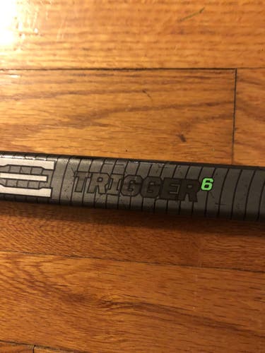 RH/P88/80 Flex - Senior CCM Trigger 6 Hockey Stick