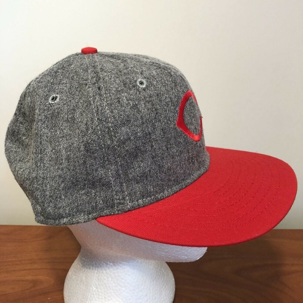 Cincinnati Reds Hat Baseball Cap Fitted 7 1/2 Roman Red Vintage 90s MLB USA  C