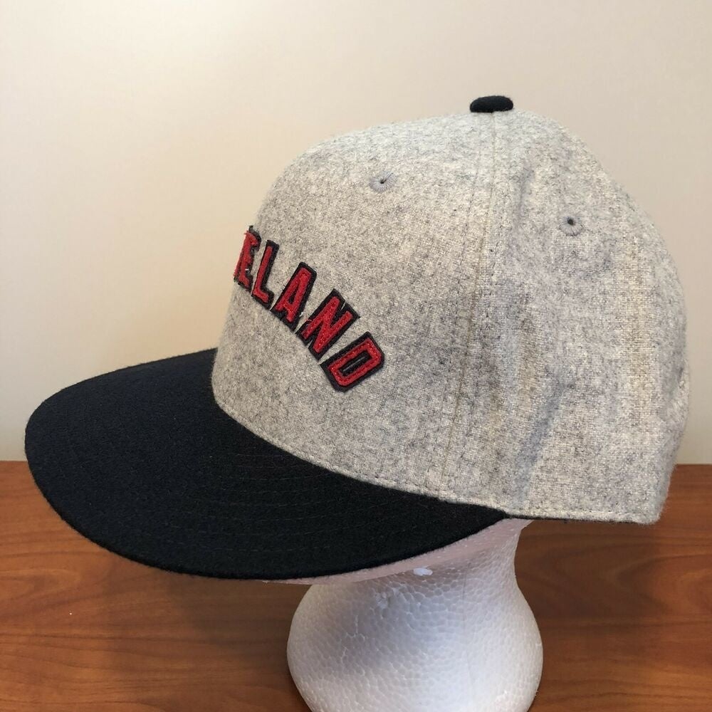 Cleveland Indians Hat Baseball Cap Fitted 7 1/2 MLB Vintage Retro