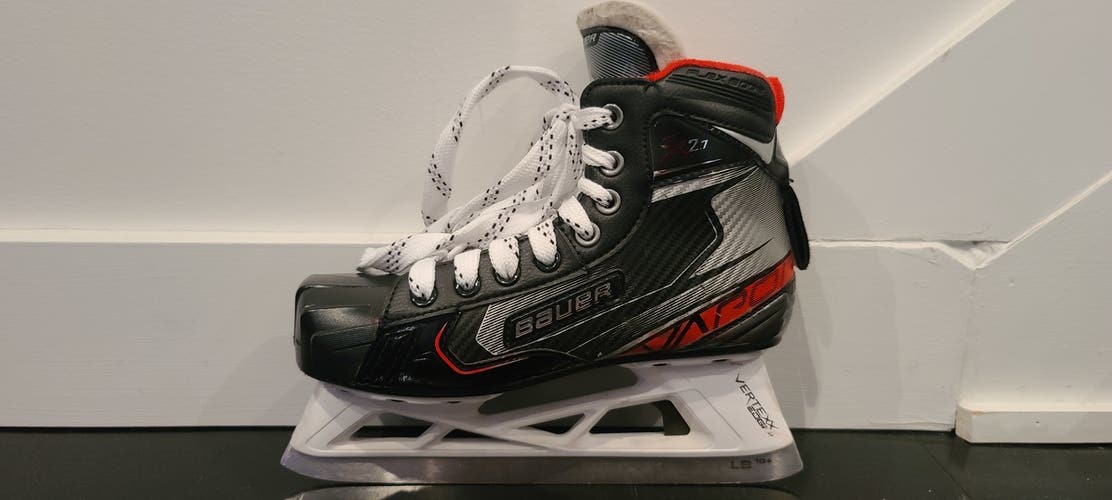 Junior Bauer Vapor X2.7 Hockey Goalie Skates Size 4.5