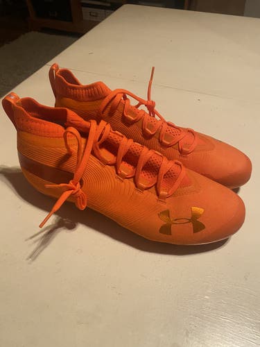Orange Men's Size 12 (Women's 13) Under Armour Spotlight MC