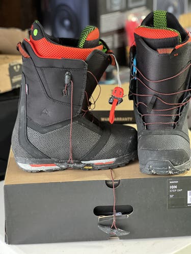 Men's Size 13 (Women's 14) Burton All Mountain Snowboard Boots