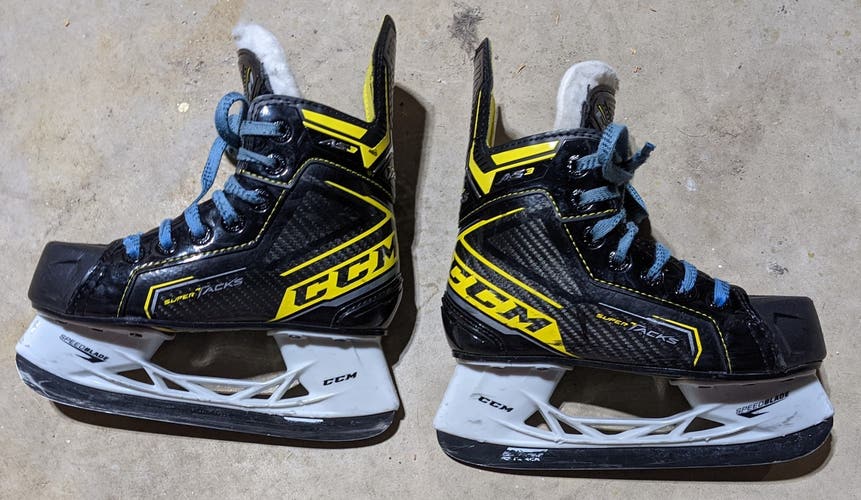 Youth Used CCM Super Tacks AS3 Hockey Skates Regular Width Size 13
