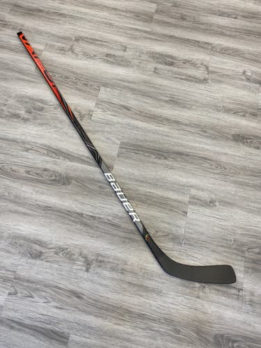 Pro Stock Bauer Vapor FlyLite Patrick Kane Curve