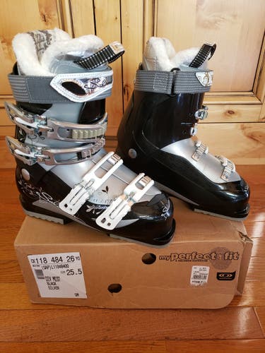 Salomon Divine Mist women's ski boot (size 25.5 - new)