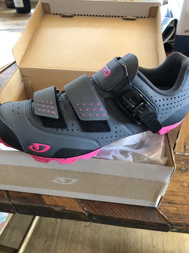 NEW Giro Manta R Womens MTB shoes size 40 (8.5)