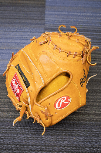 Brown Used Adult Rawlings Right Hand Throw Catcher's Heart of the Hide Baseball Glove 33.5"