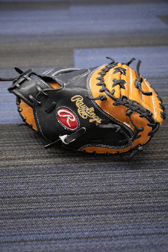 Black New Adult Rawlings Right Hand Throw Catcher's Heart of the Hide Baseball Glove 34"