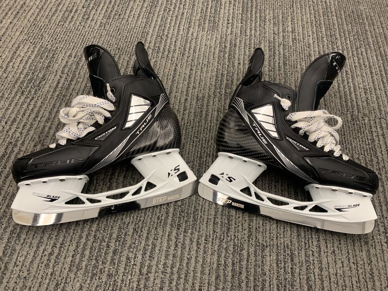 Senior Used True Hockey Skates Regular Width Pro Stock Size 9.5