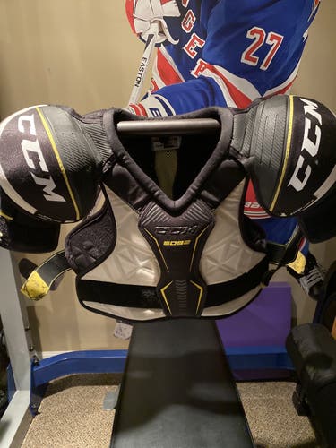 Senior Small CCM  Tacks 5092 Shoulder Pads