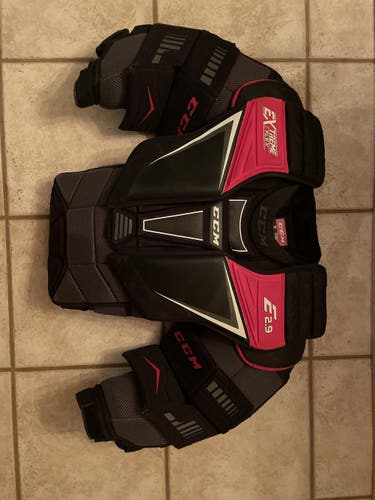 CCM Extreme Flex E2.9 Senior Small Goalie Chest Protector